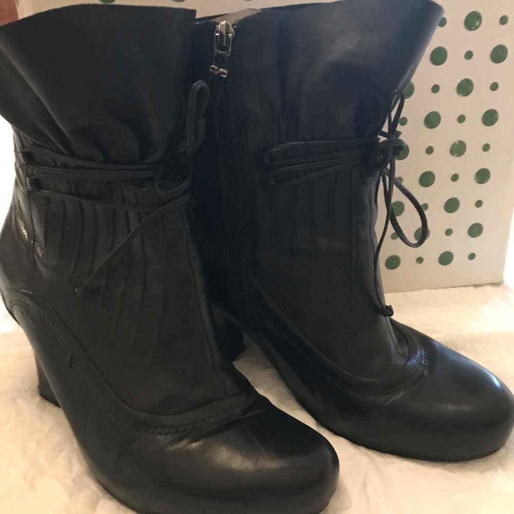 Earthies Booties